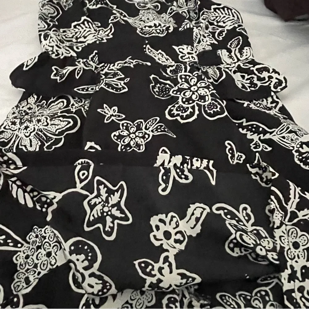 American Eagle Black & White Floral Peplum Dress Size 4 - Picture 14 of 15